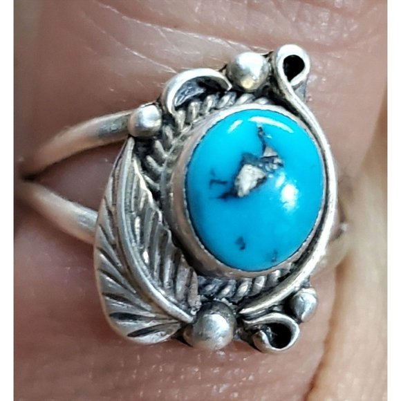 Native Jewelry - Sterling Silver Turquoise Ring vintage native